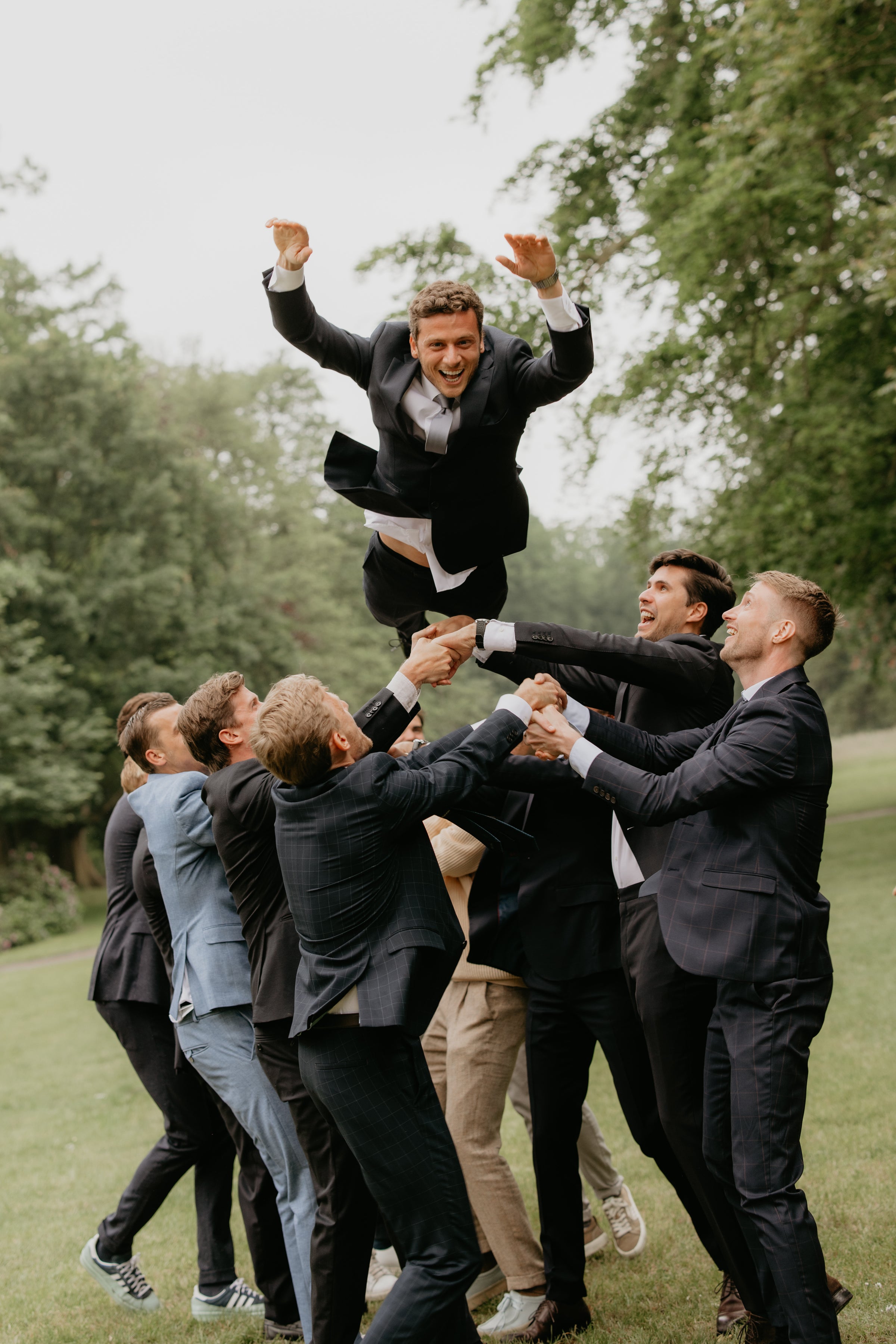 De suite met de bruidegom