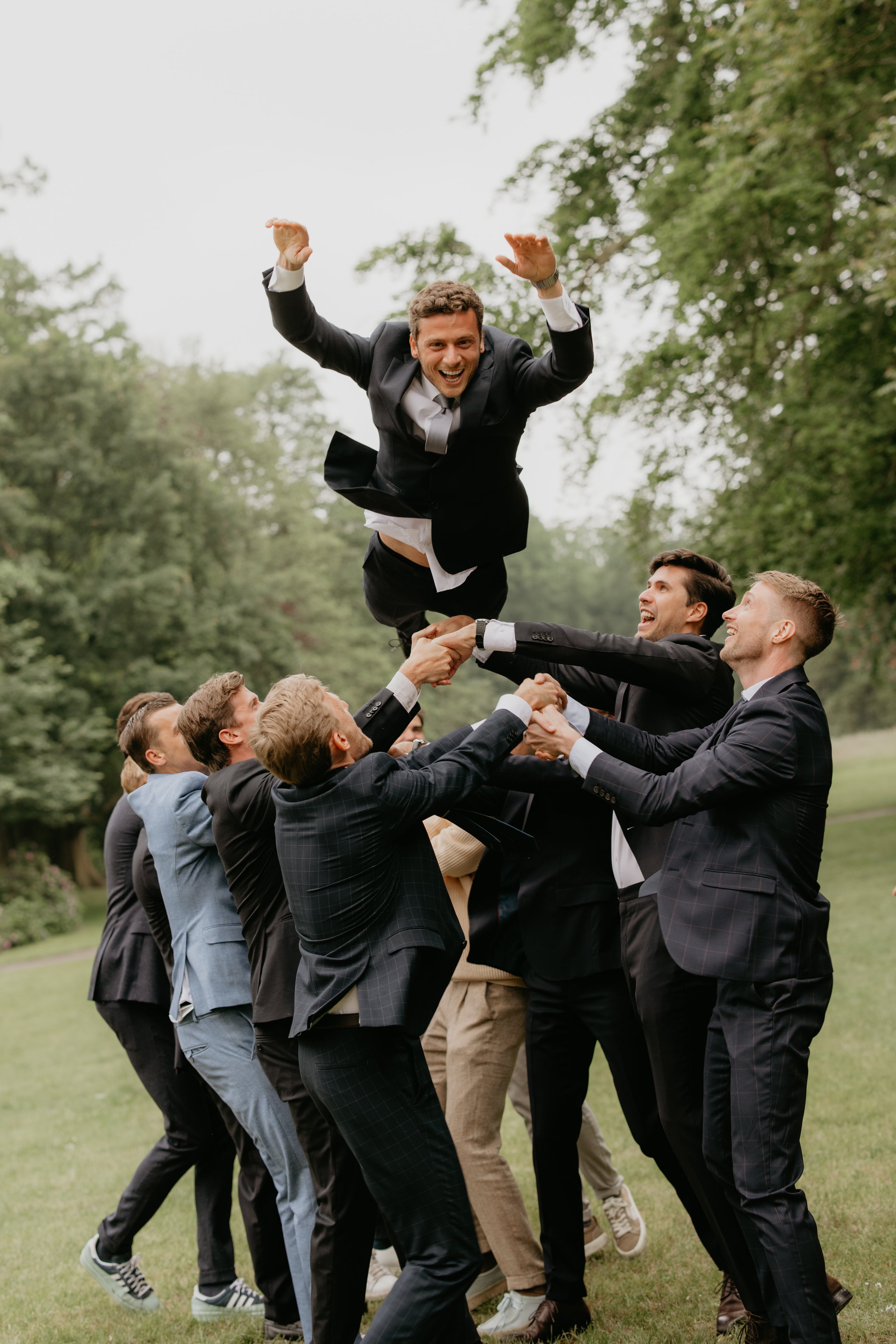 De suite met de bruidegom